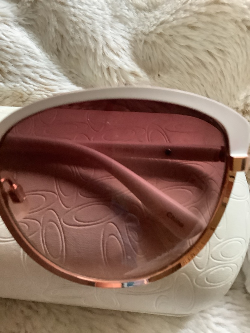 Jessica Simpson White Frame Sunglasses with Pink Lenses - Picture 3 of 6